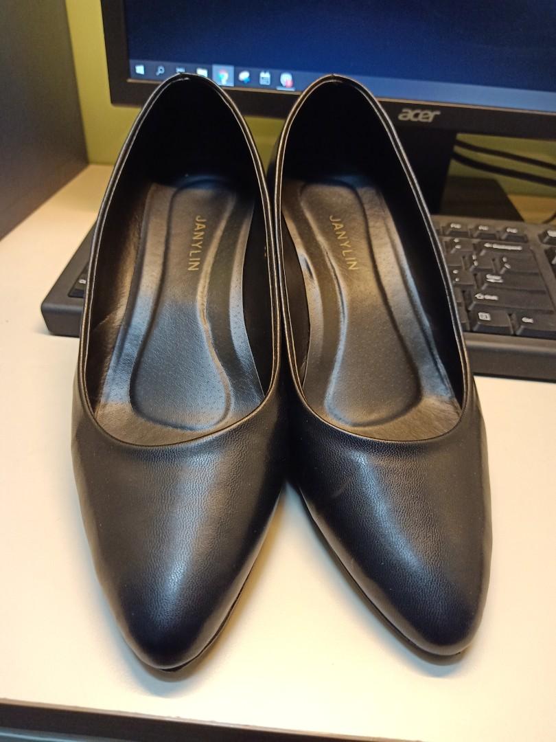 black shoes size 9 ladies