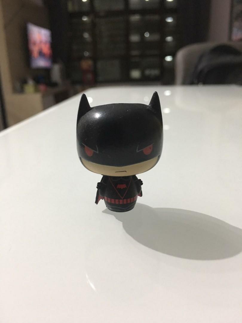 earth 2 batman funko pop