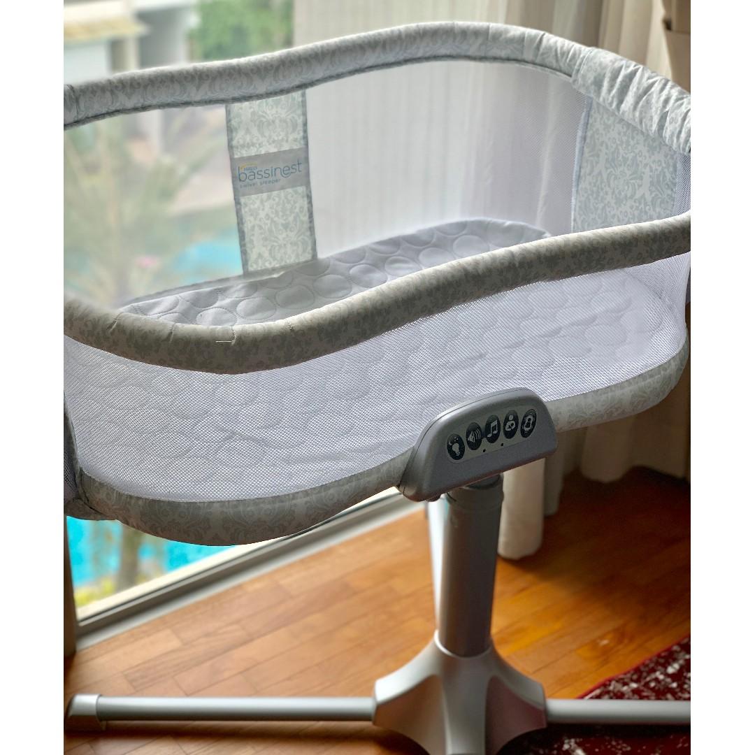 used halo swivel bassinet