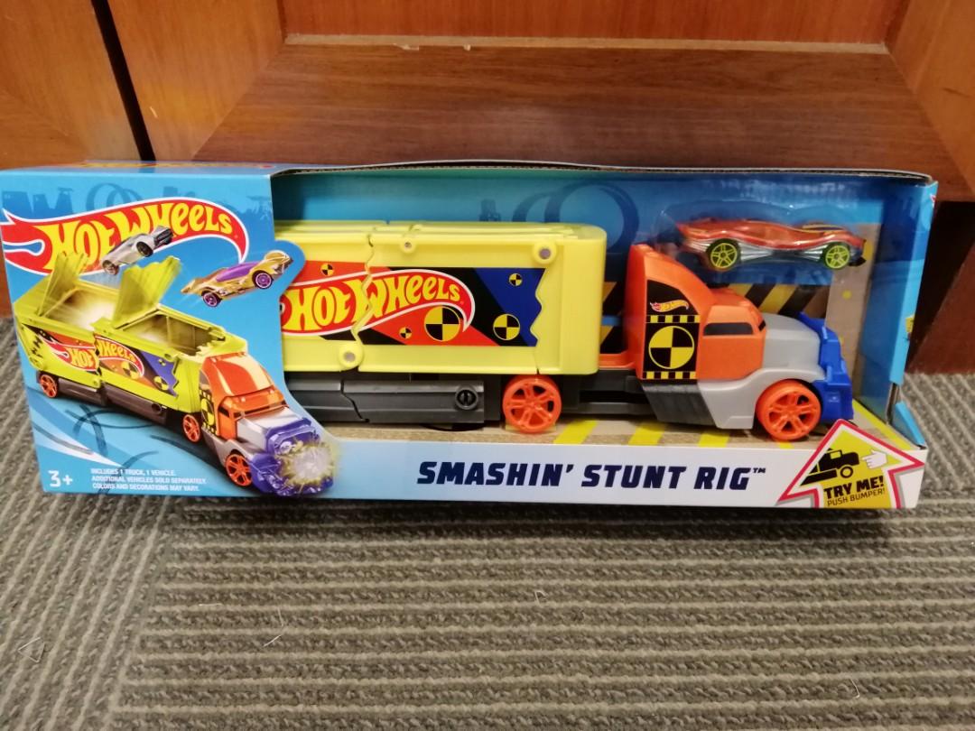 hot wheels smashin stunt rig