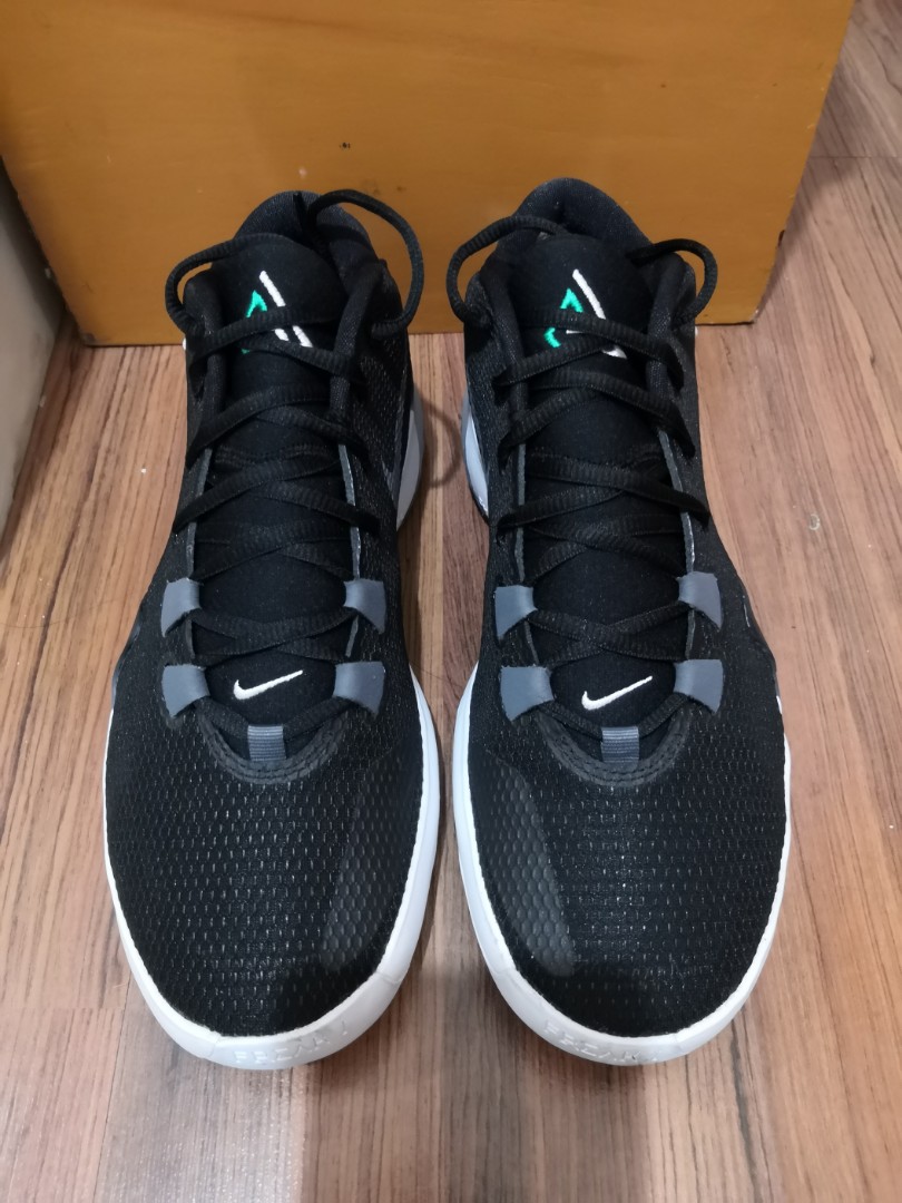 zoom freak 1 black and white