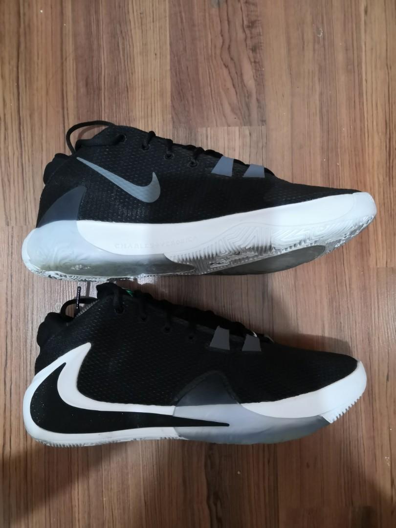 zoom freak 1 black and white