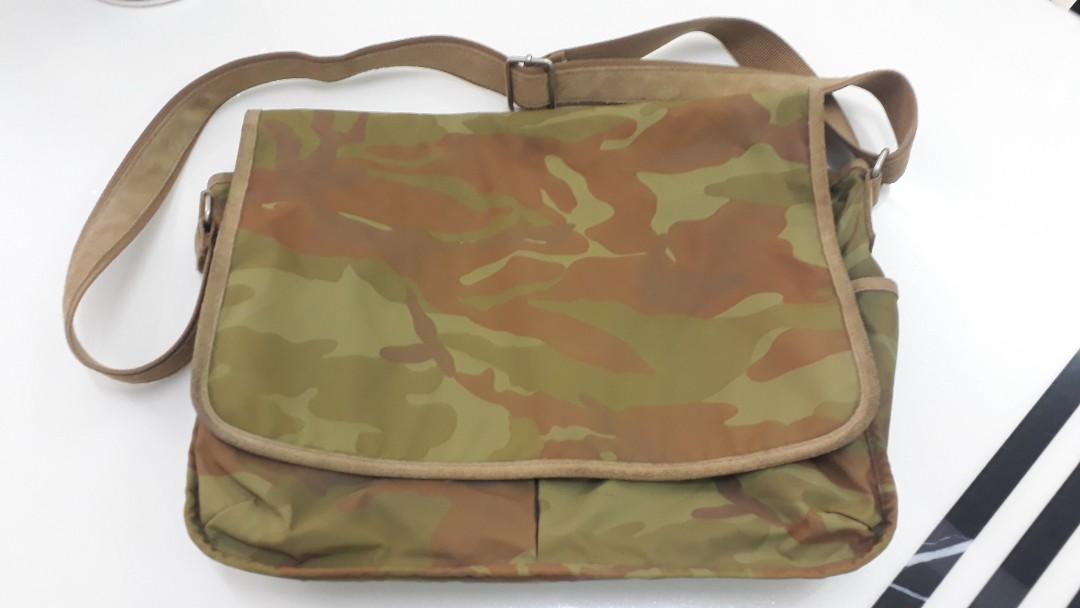 Gap sales camo bag