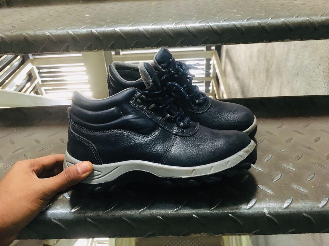Black eagle safety top shoes