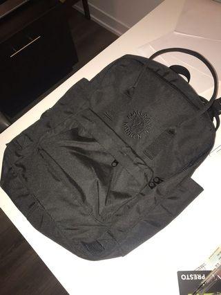 Re-kanken all black