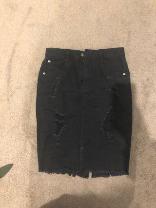 Midi Ripped black skirt