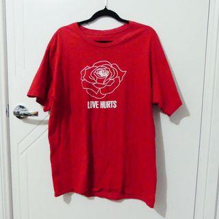 love hurts red graphic tee