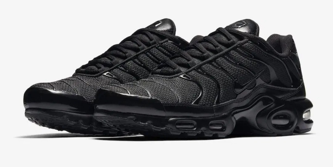 air max tn plus triple black