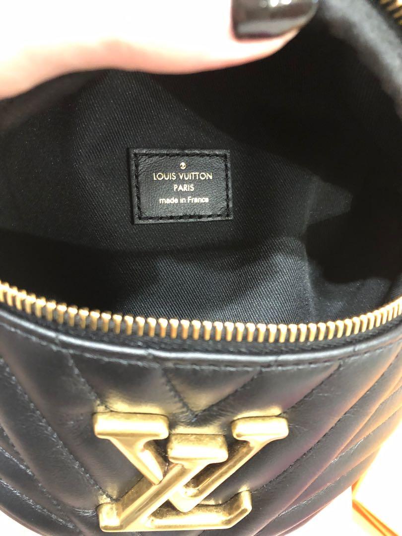 Below retail alert! 💯 Authentic Louis Vuitton New Wave Bum Bag