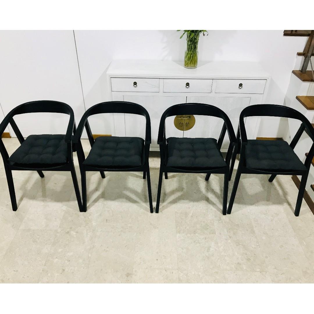 Black Wooden Round Back Dining Chair A Set Of 4 Chairs