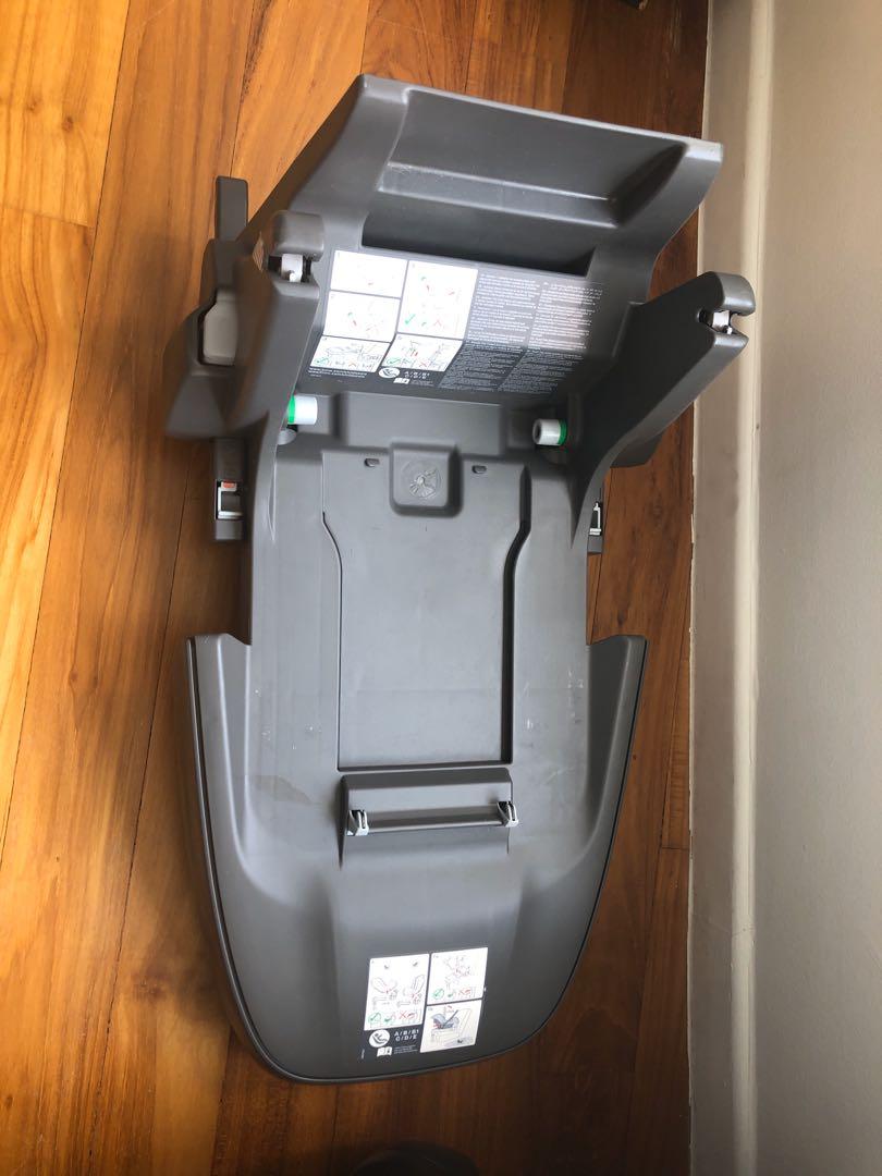 BMW baby car seat (group 0+), Babies & Kids, Going Out, Car Seats on