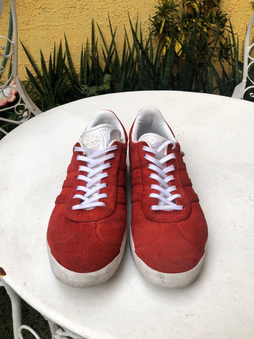 adidas gazelle stitch and turn red