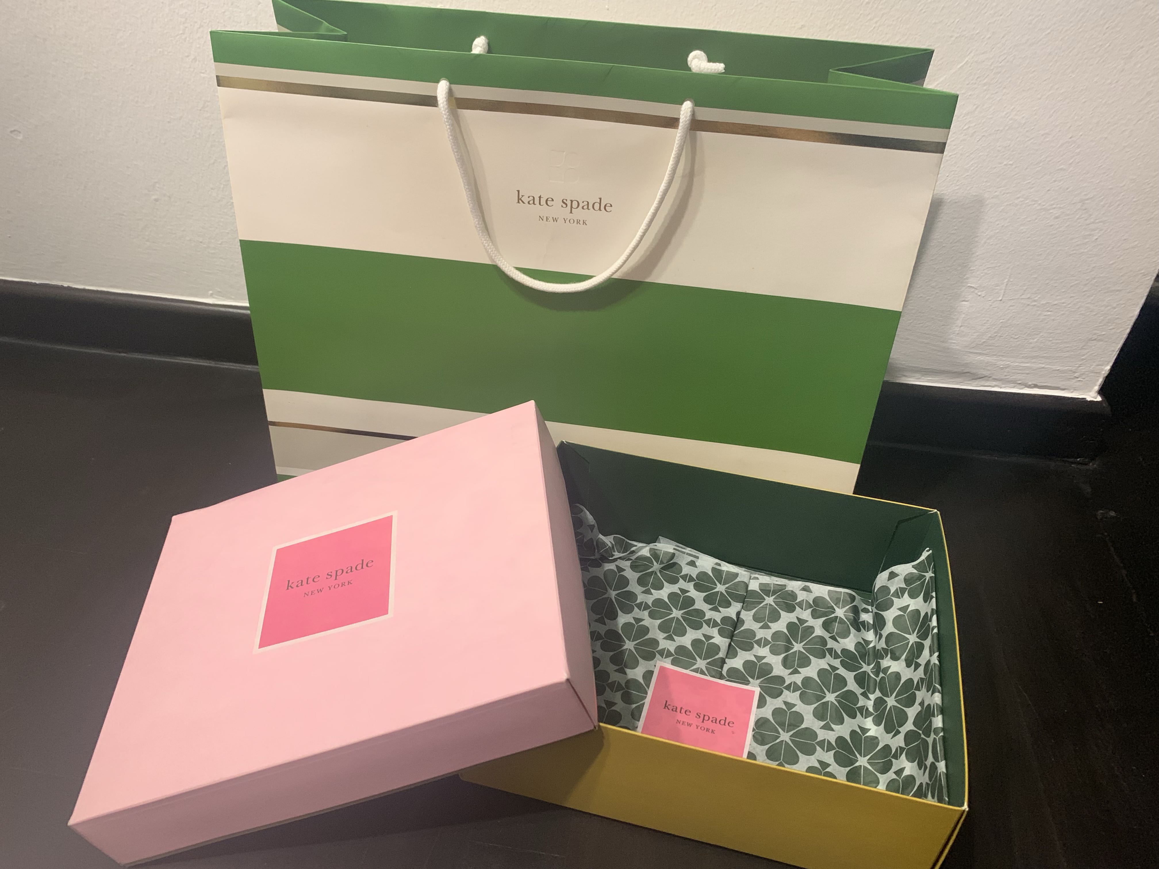 Kate Spade New York gift box paper wrap and paper bag for small bag,  Women's Fashion, Bags & Wallets, Purses & Pouches on Carousell
