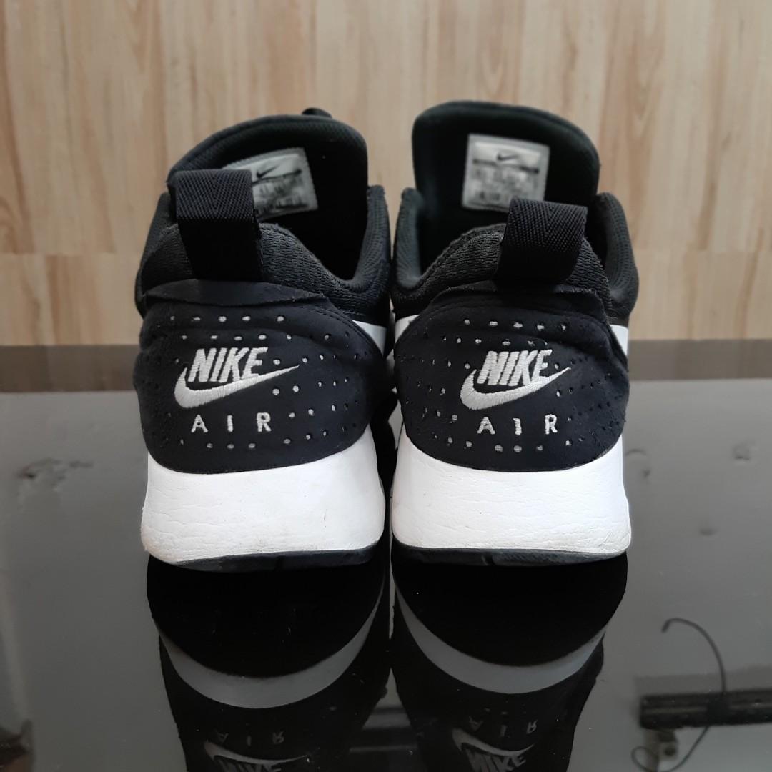 mens nike tavas trainers