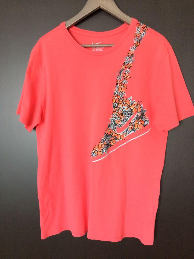 light pink nike t shirt