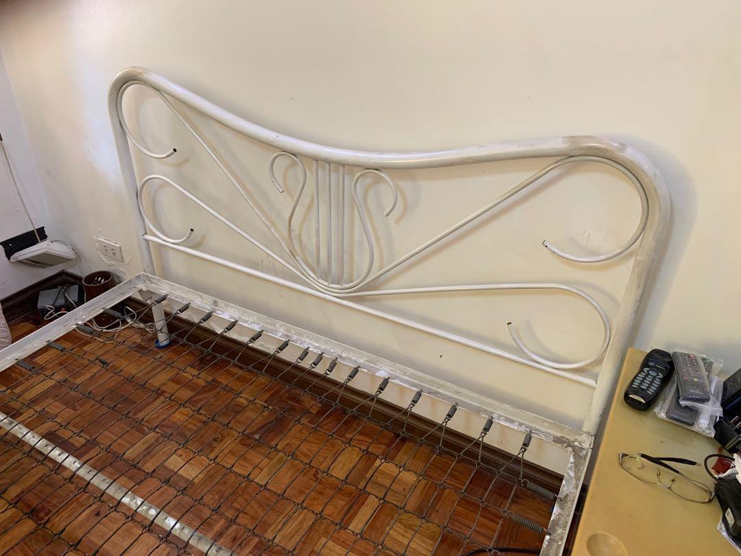 Queen-sized steel-framed foam bed (Category: Bed Frames & Mattresses) located in Quezon City. Submitted by carl.sy. (Listing ID 254912028, Image 3). Description: Slightly used queen-sized 60” x 78” bed with Uratex foam, steel frame with springs for added bounce. .