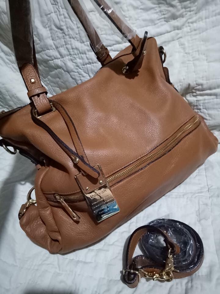 purse with clear pockets on outside