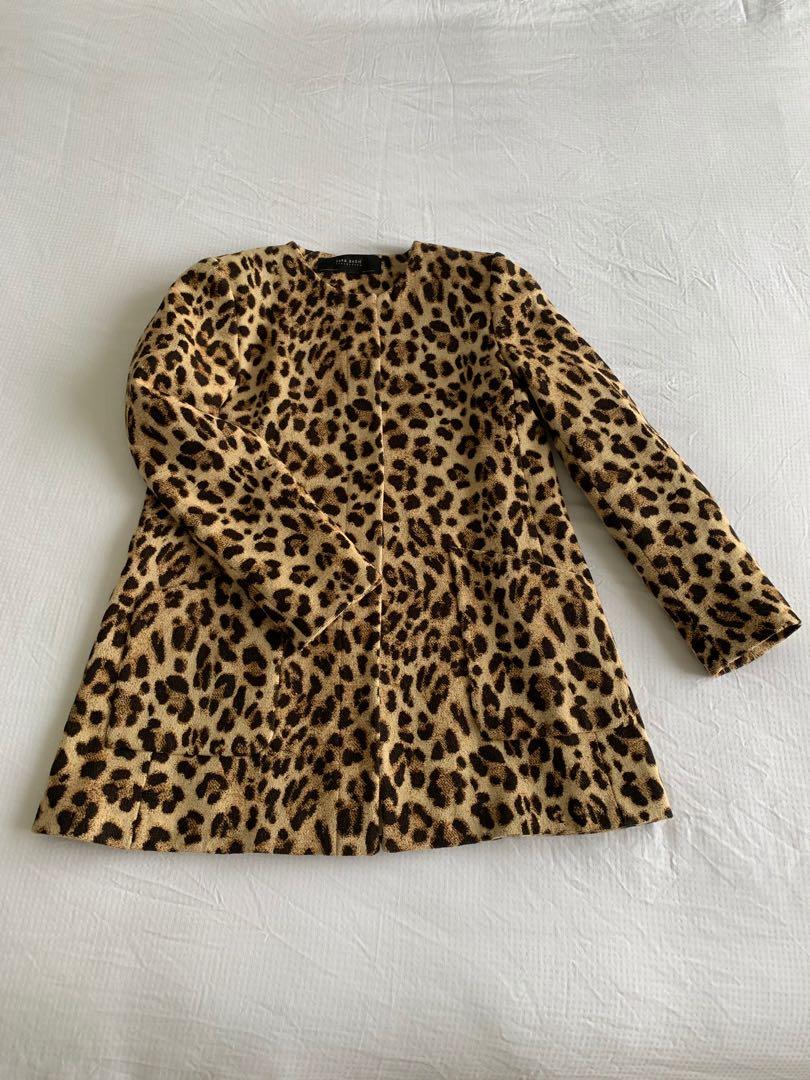 Collarless leopard print coat online