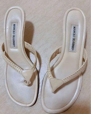 Manolo Blahnik casual kitten heels