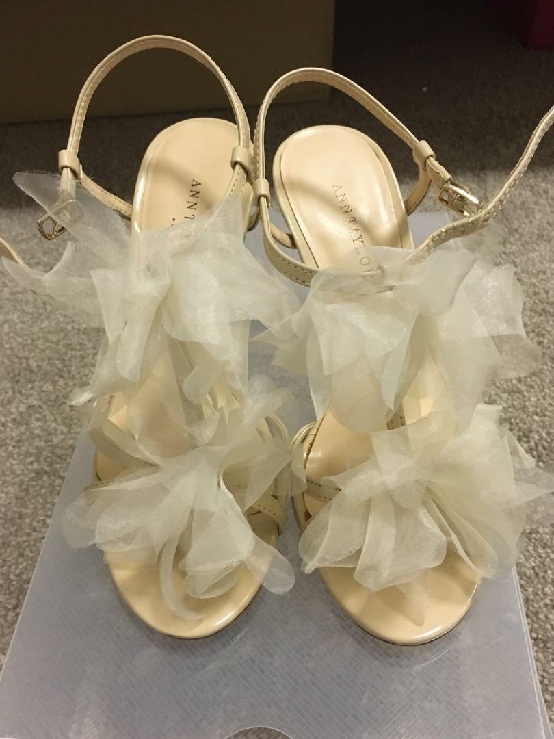 heels for outdoor wedding