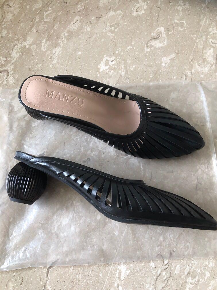 chanel pumps 218