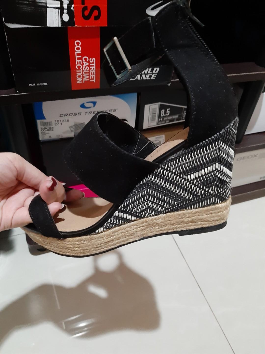 Christian siriano wedges store