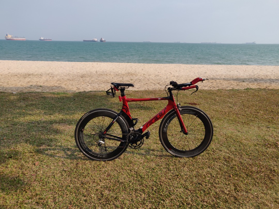 felt b12 triathlon bike