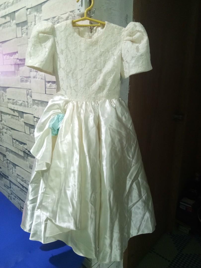 filipiniana for rent (Category: Other Babies Going Out Needs) located in Bacoor. Submitted by prelovedbymayf (Listing ID 255179403, Image 1). Description: fits to 3 to 5 yrs old.