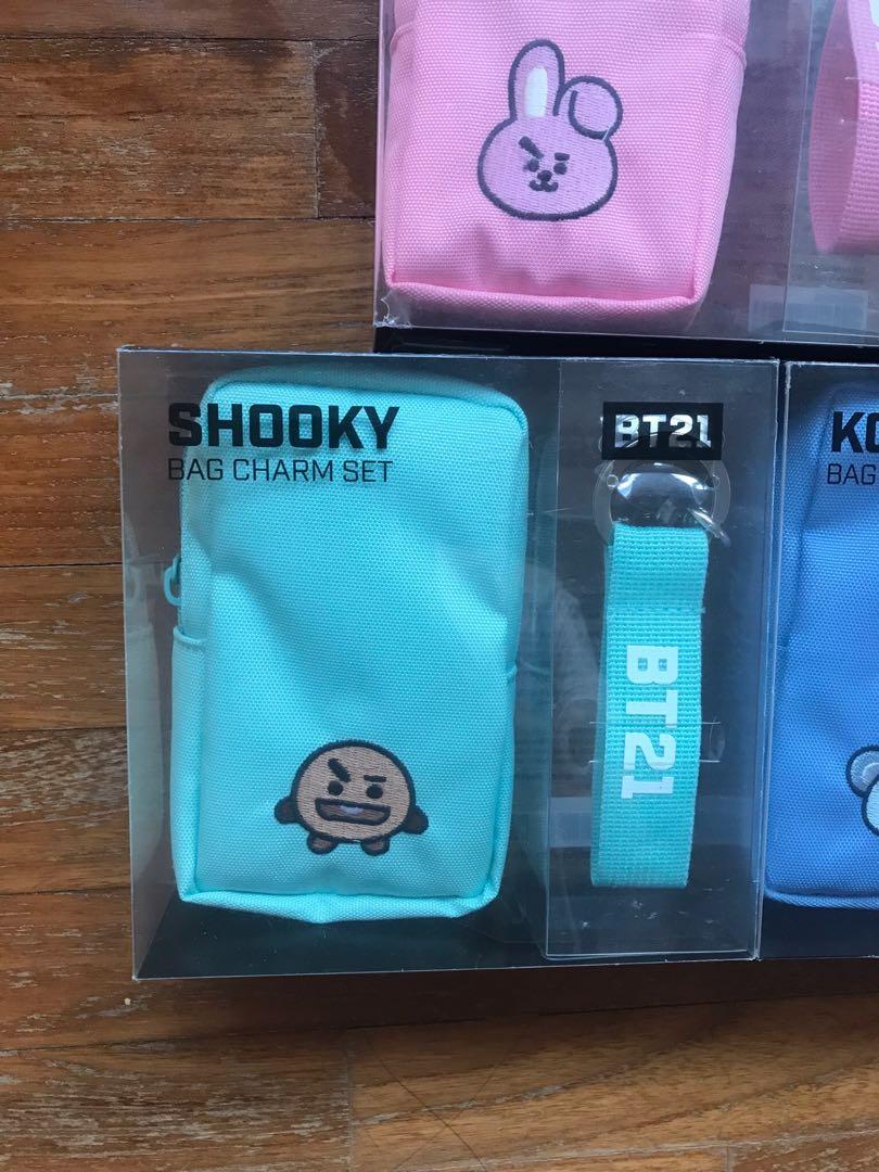 Bag charm set bt21 top