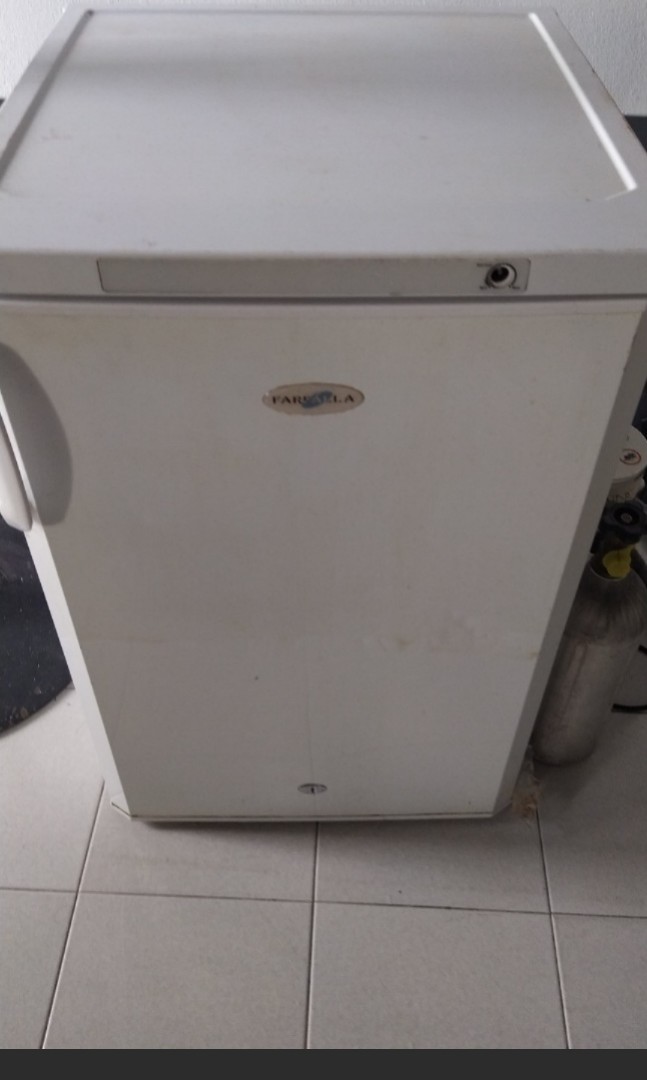 Farfalla mini fridge for breastmilk, Babies & Kids, Nursing & Feeding