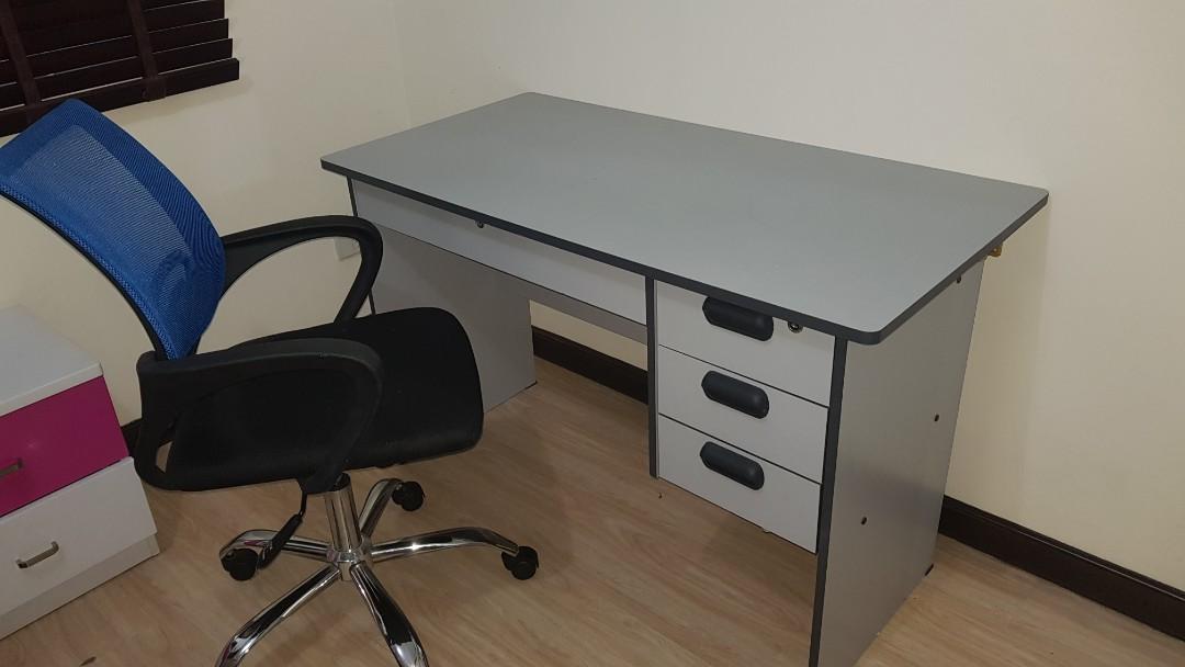 table and chair for office kitchen