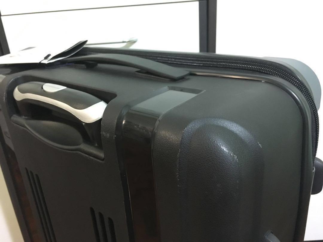 Urbanlite cross air luggage outlet