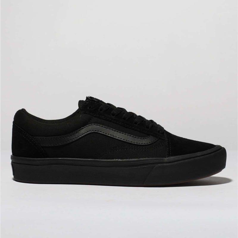 vans comfycush all black