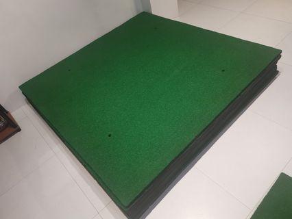 Golf hitting mat