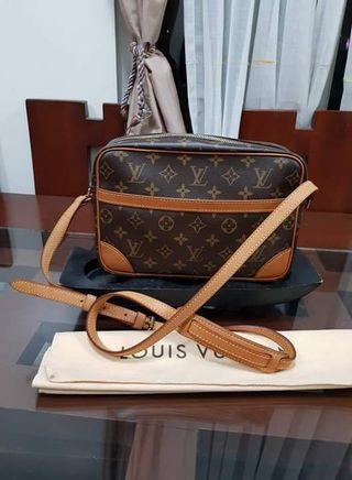 Preloved LV Sling Bag