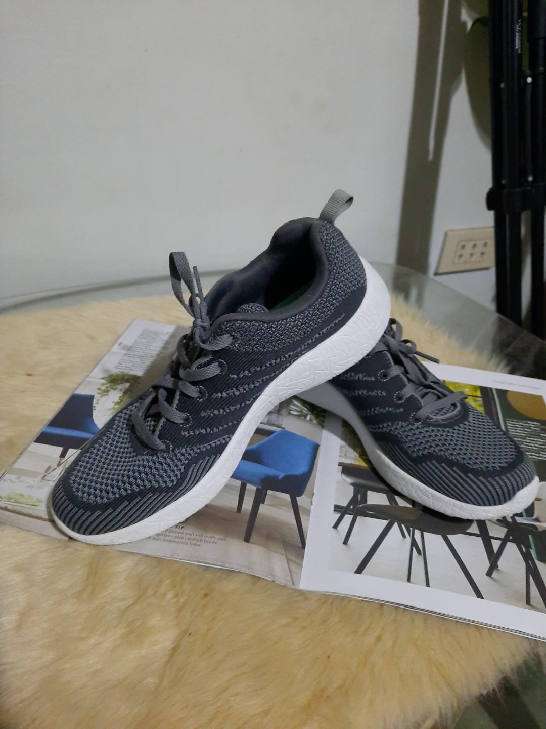 skechers lite weight shoes
