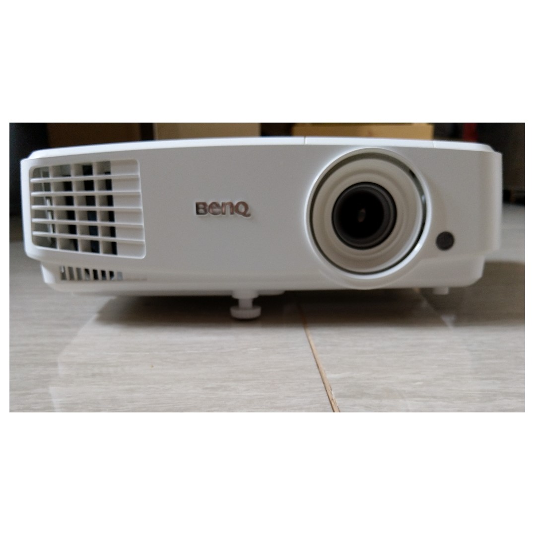 BenQ MW526 Projector HD, TV & Home Appliances, TV & Entertainment ...