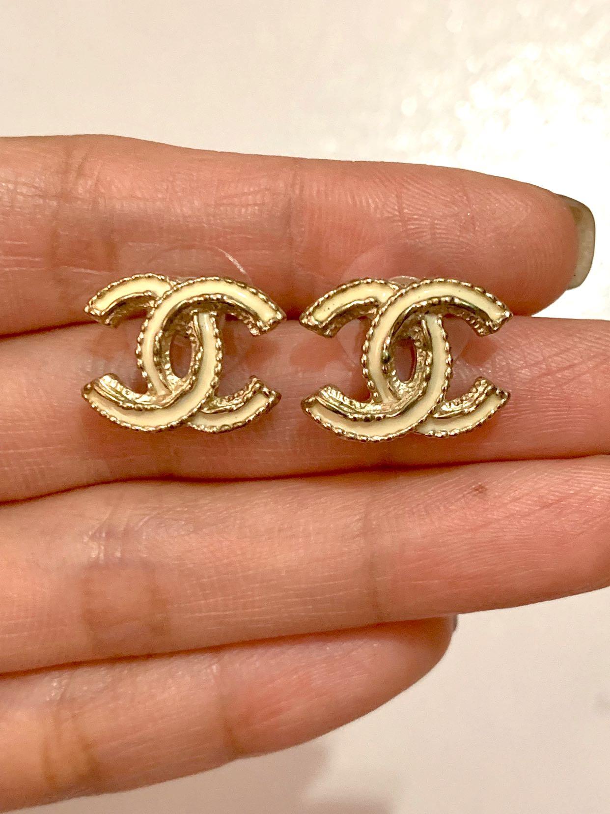 Chanel earing price online