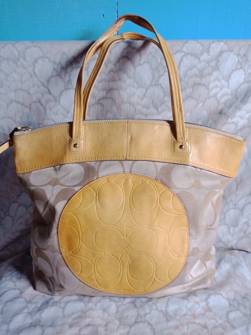 Coach Laura Tote 2024 favors