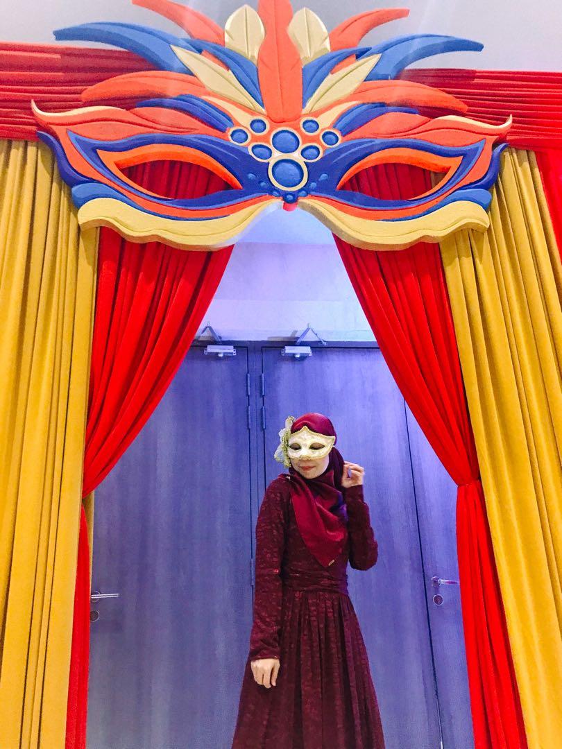 Masquerade theme best sale dress for muslimah