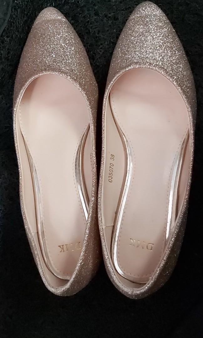 champagne color flat shoes