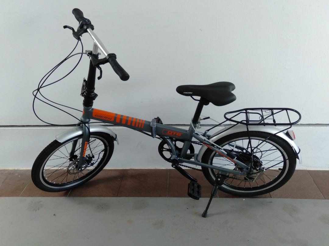 Foldable Bicycle (Category: Bicycles) located in Singapore. Submitted by bundasofia (Listing ID 255239521, Image 1). Description: .