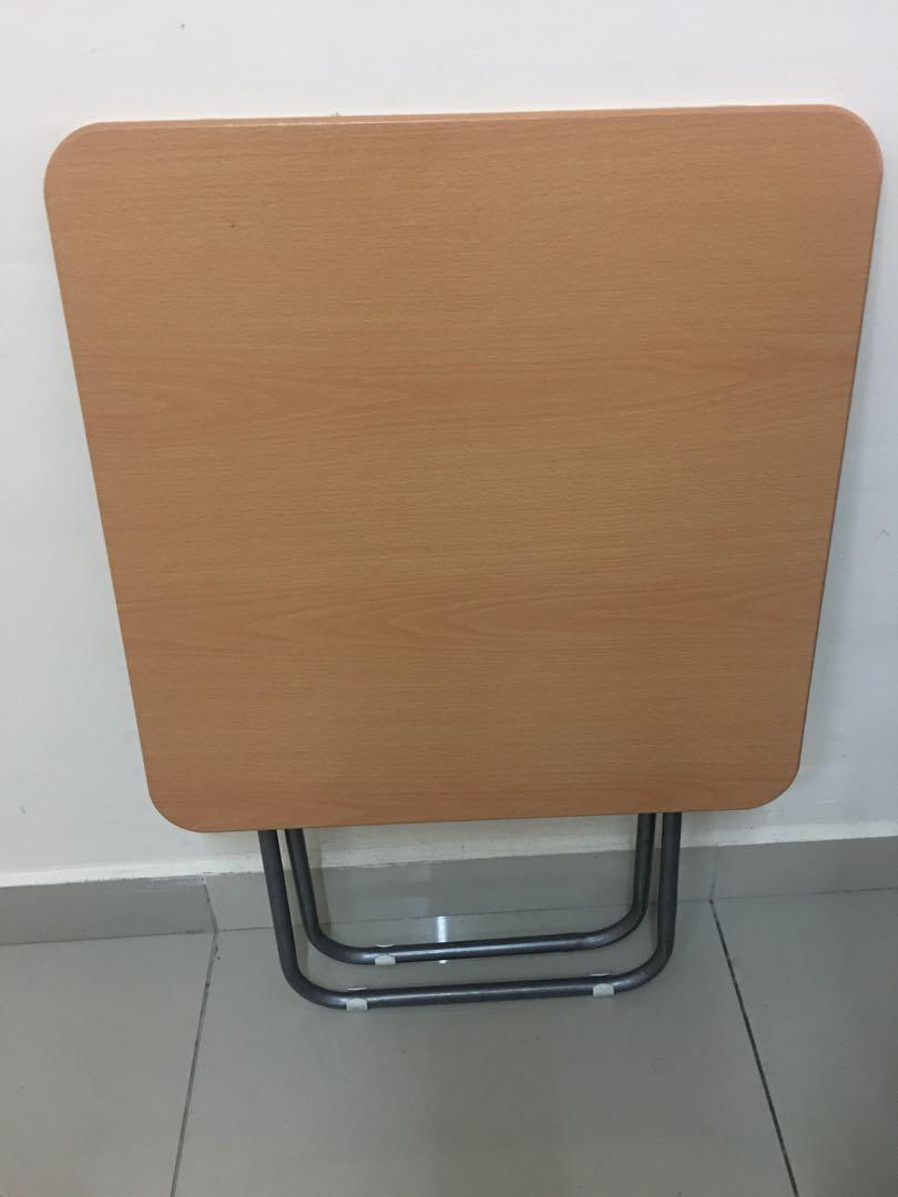 Foldable table (Category: Tables & Sets) located in Kuala Lumpur. Submitted by layla.philips (Listing ID 255307524, Image 1). Description: Barely used In excellent condition Foldable table Selling because I’m traveling .
