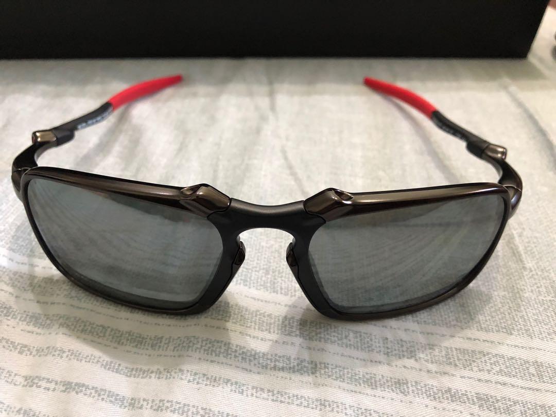 Oakley Badman Scuderia Ferrari Collection