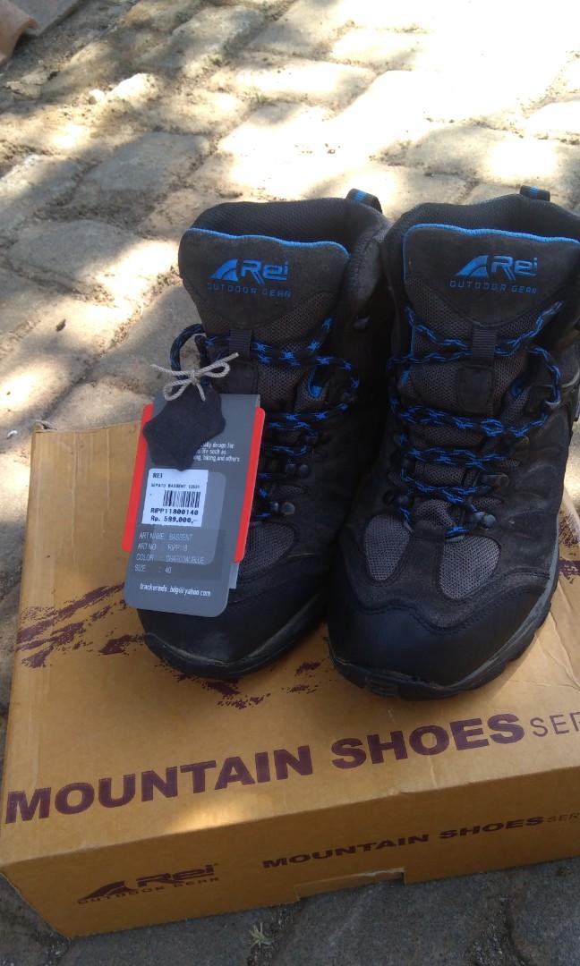 Sepatu Gunung Rei Bassent 12631 Olah Raga Baju Olahraga Di Carousell