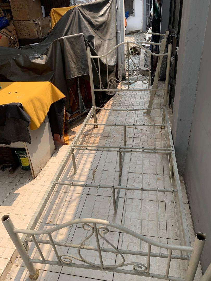 Single bed steel-frame (Category: Bed Frames & Mattresses) located in Antipolo. Submitted by carl.sy. (Listing ID 255228174, Image 1). Description: 36” x 78” steel-framed bed. Mattress not included .