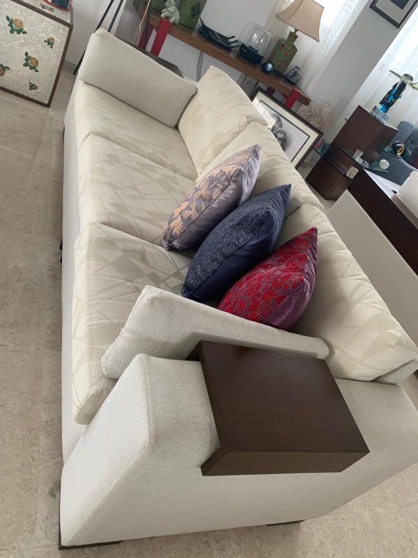 Sofa Set (Category: Sofas) located in Singapore. Submitted by mikef1069 (Listing ID 255307156, Image 1). Description: Good double sofa set available for immediate sale. Could also do individual.