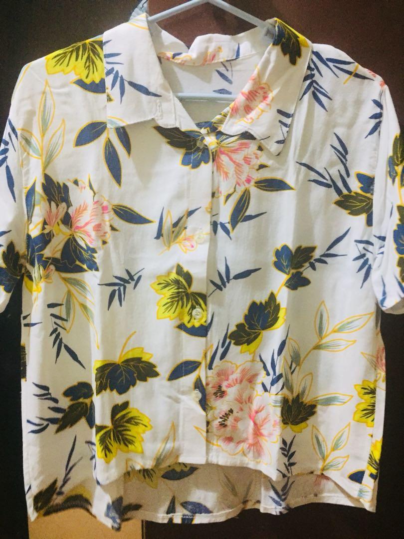 Tropical Polo Croptop (Category: Sleeveless) located in Bulacan. Submitted by eggna (Listing ID 255189836, Image 1). Description: I used it twice only..