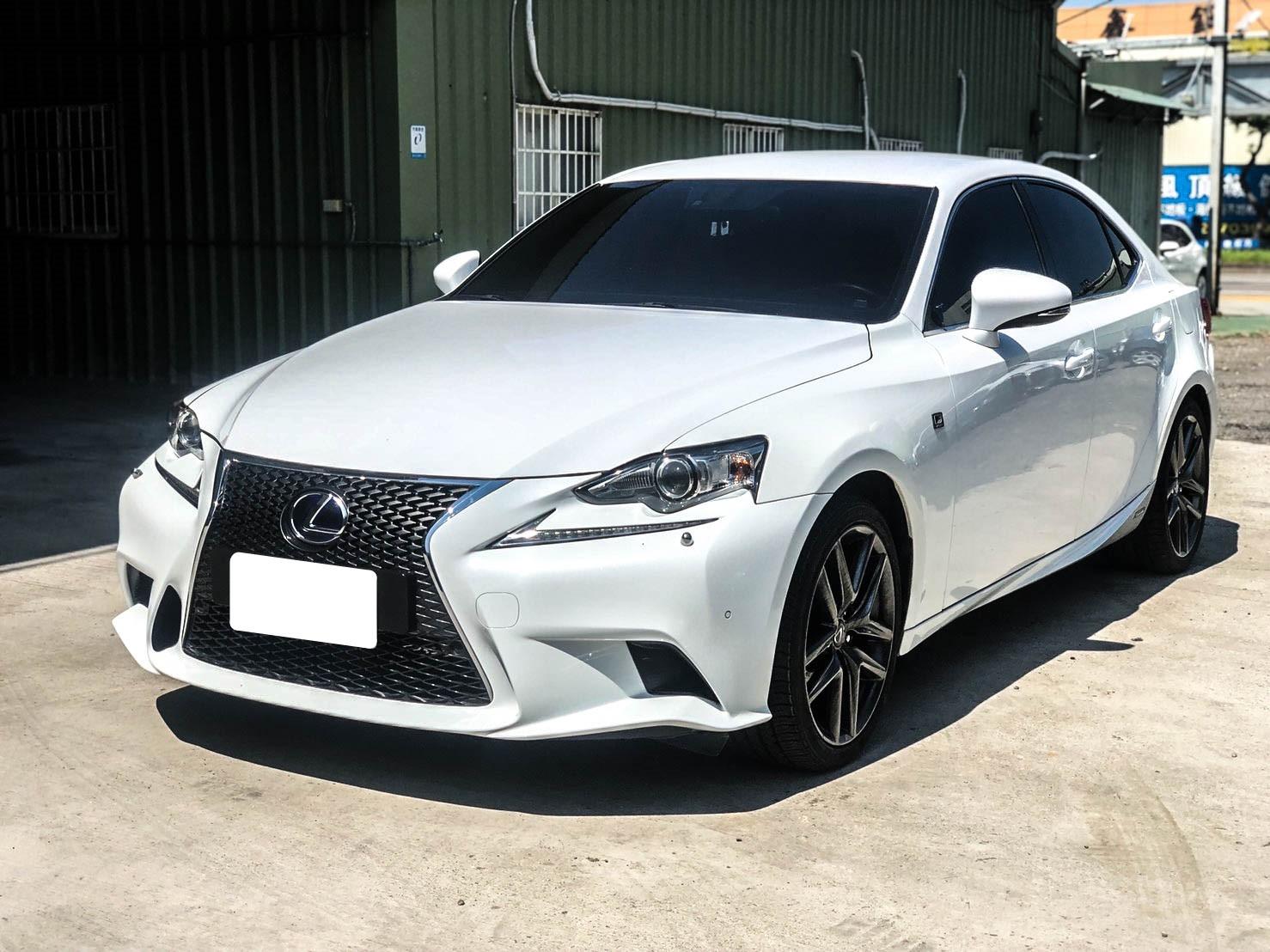 14年is300h 白2 5 F Sport版熱門車中古車二手車 汽車 汽車出售在旋轉拍賣