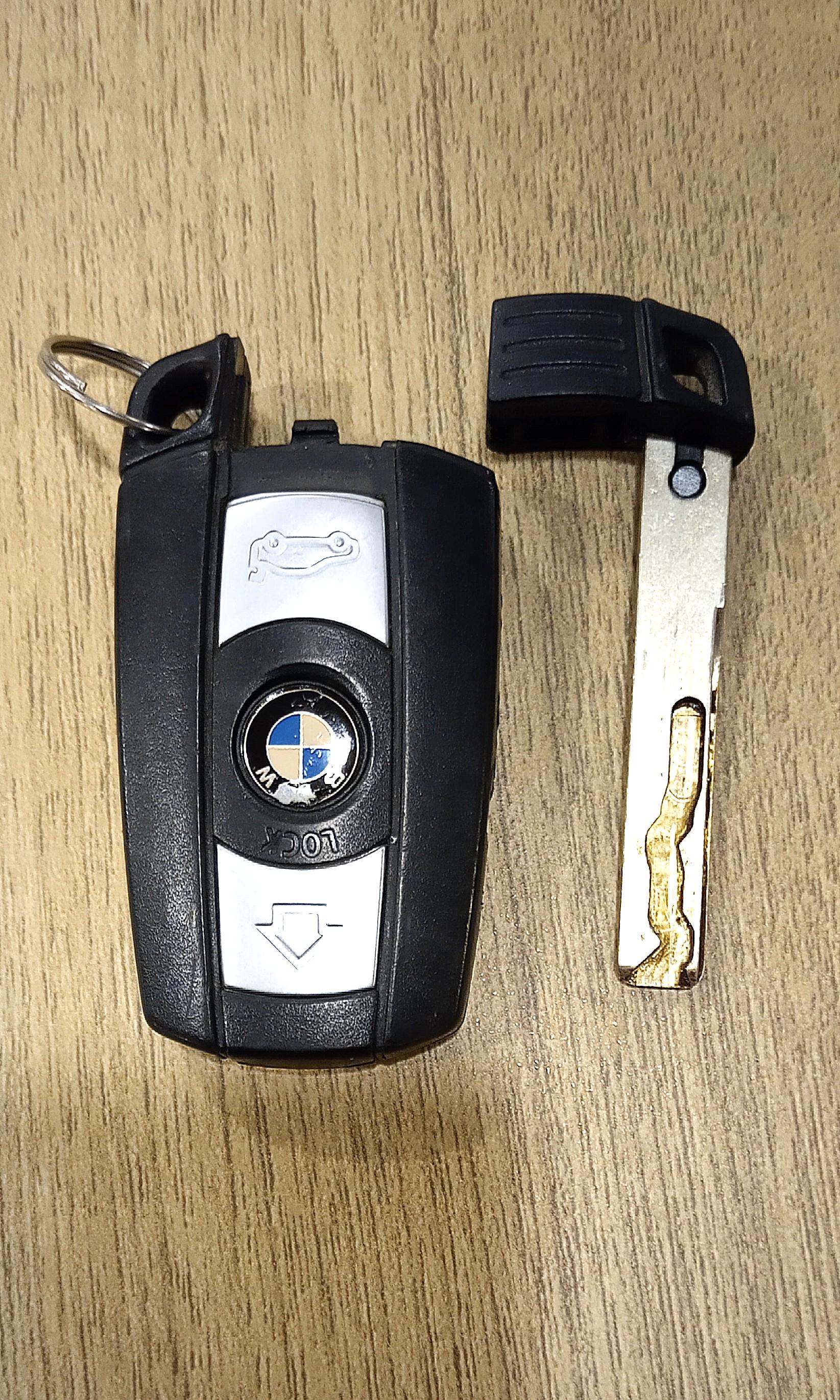 Bmw 3 Series Original Key Car Accessories Accessories On Carousell